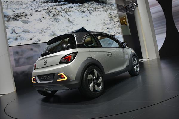 Première mondiale pour le concept découvrable Adam Rocks d'Opel à Genève