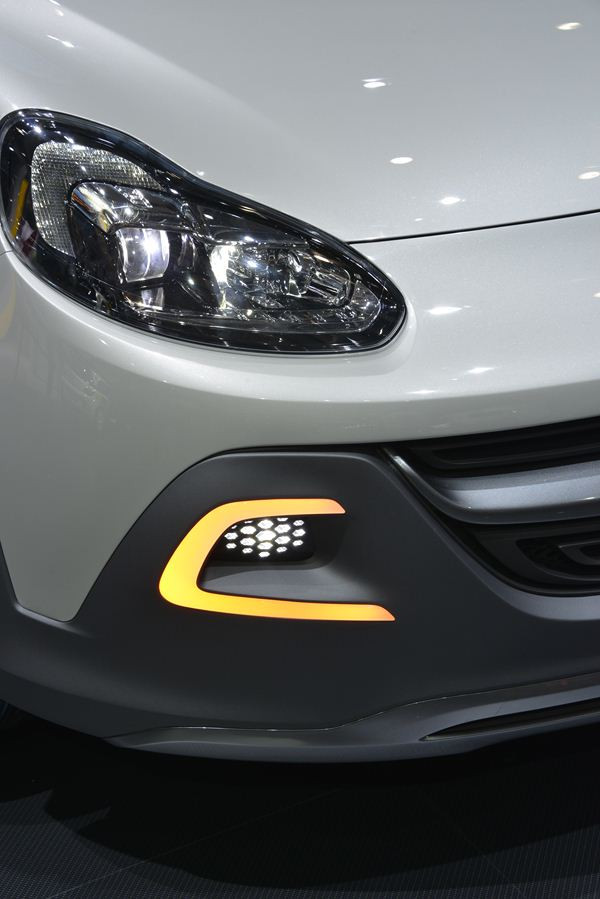 Première mondiale pour le concept découvrable Adam Rocks d'Opel à Genève