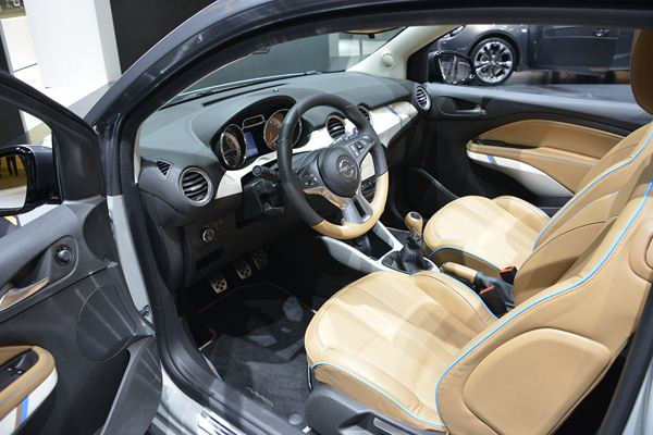 Première mondiale pour le concept découvrable Adam Rocks d'Opel à Genève