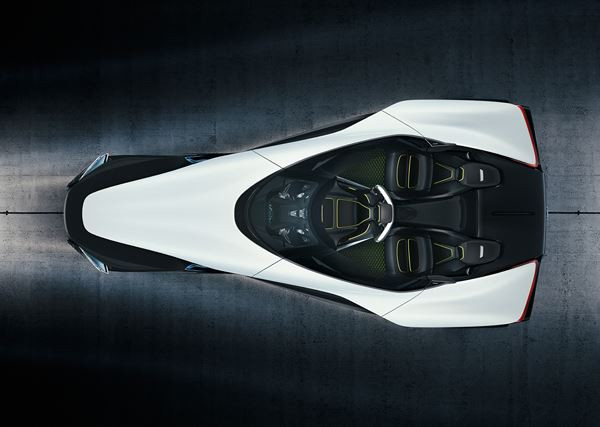 Le design radical du concept-car Nissan BladeGlider est inspiré du vol à voile