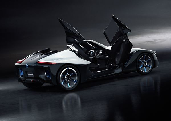 Le design radical du concept-car Nissan BladeGlider est inspiré du vol à voile