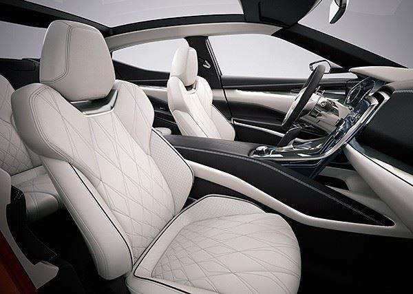 Le Nissan Sport Sedan Concept affiche un design dynamique