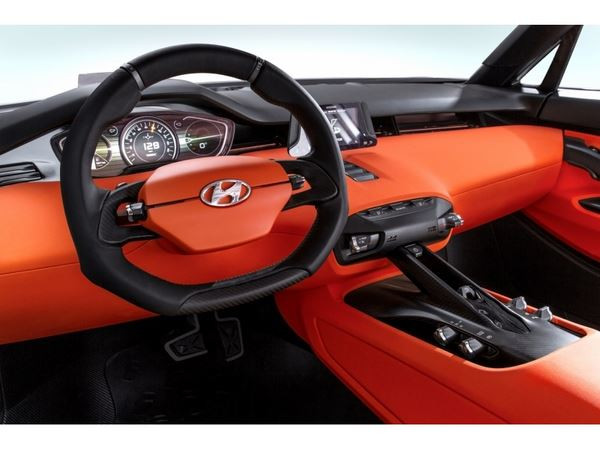 Le concept car Hyundai Intrado affiche un design affirmé et une structure allégée
