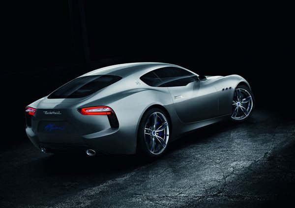 Le concept de coupé Alfieri représente l'essence de la marque Maserati