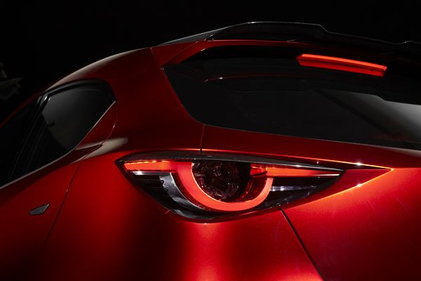 Le concept Hazumi donne un avant-goût de la future citadine Mazda