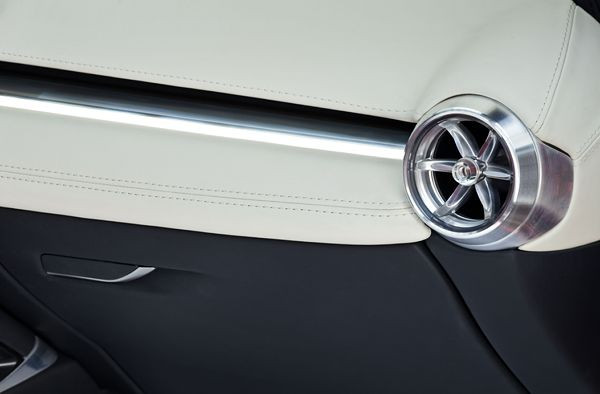 Le concept Hazumi donne un avant-goût de la future citadine Mazda