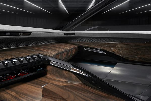 Un concept de berline cinq portes Peugeot Exalt dédié au plaisir des sens