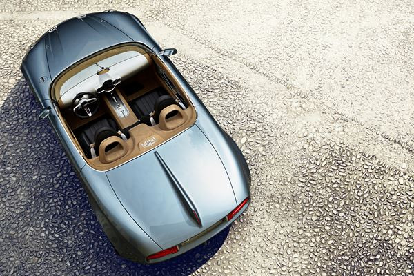 Un petit roadster biplace Mini Superleggera Vision aux lignes épurées