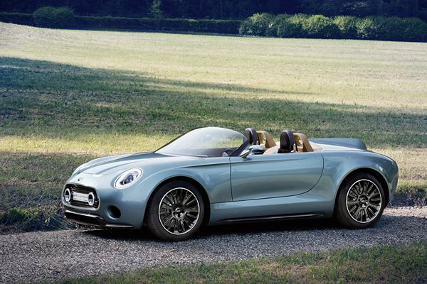 Un petit roadster biplace Mini Superleggera Vision aux lignes épurées