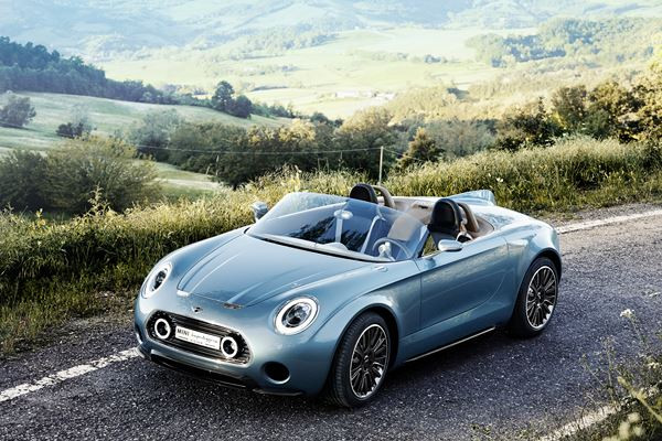 Un petit roadster biplace Mini Superleggera Vision aux lignes épurées