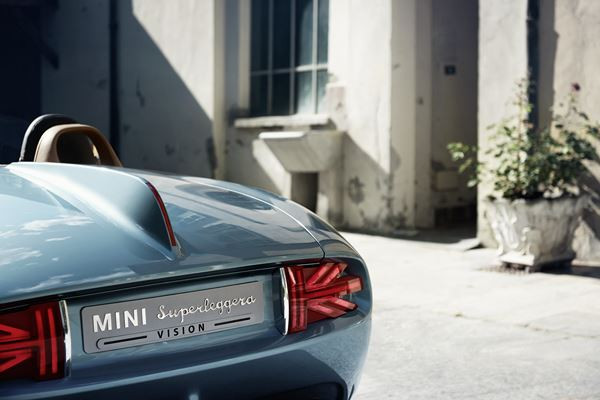 Un petit roadster biplace Mini Superleggera Vision aux lignes épurées