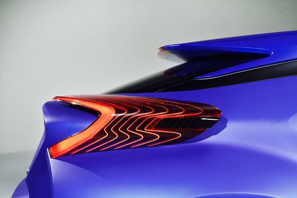 Le concept Toyota C-HR inaugure un langage de style dynamique