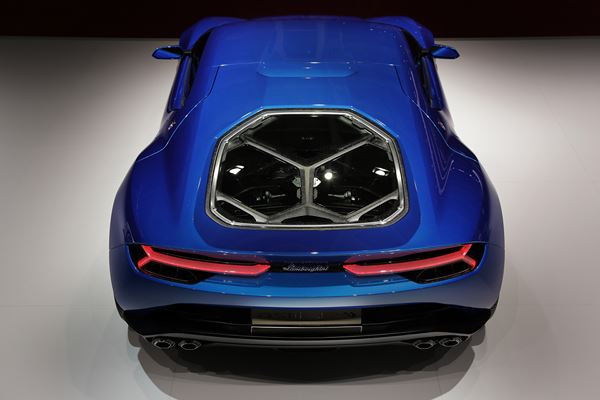 Un concept Lamborghini Asterion hybride rechargeable de 910 ch à Paris