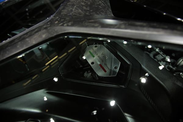 Un concept Lamborghini Asterion hybride rechargeable de 910 ch à Paris