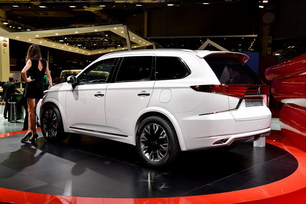 Le concept Mitsubishi Outlander PHEV Concept-S soigne son apparence