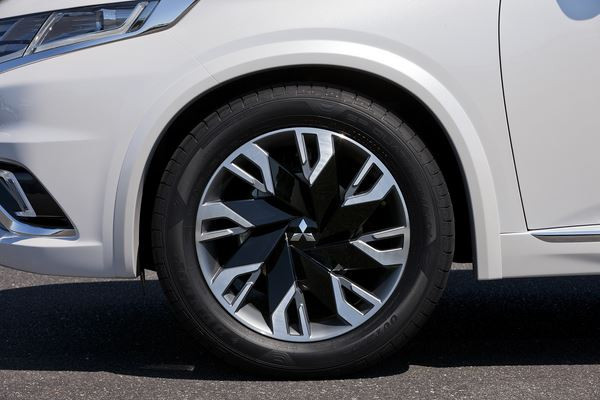 Le concept Mitsubishi Outlander PHEV Concept-S soigne son apparence