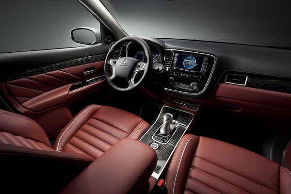 Le concept Mitsubishi Outlander PHEV Concept-S soigne son apparence