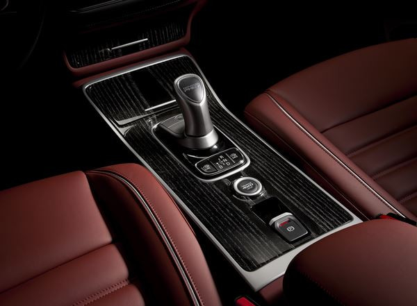 Le concept Mitsubishi Outlander PHEV Concept-S soigne son apparence