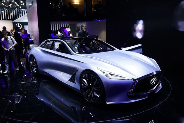 Le concept Q80 Inspiration adopte des proportions peu conventionnelles