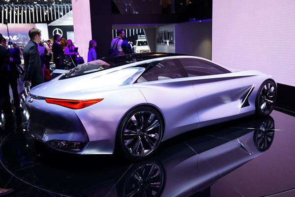 Le concept Q80 Inspiration adopte des proportions peu conventionnelles
