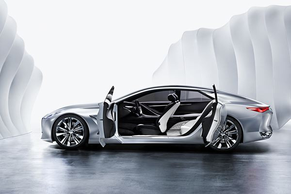Le concept Q80 Inspiration adopte des proportions peu conventionnelles