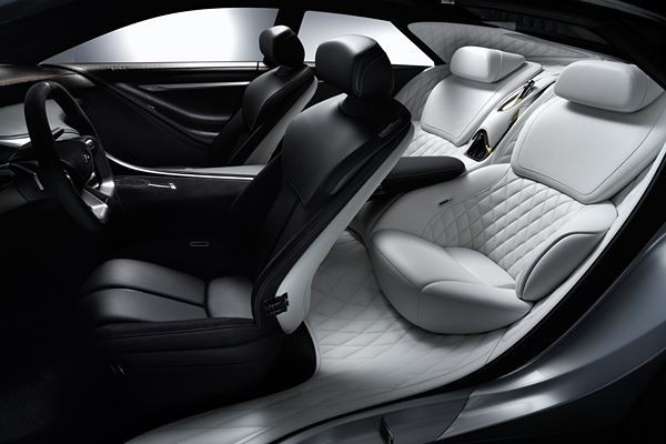 Le concept Q80 Inspiration adopte des proportions peu conventionnelles