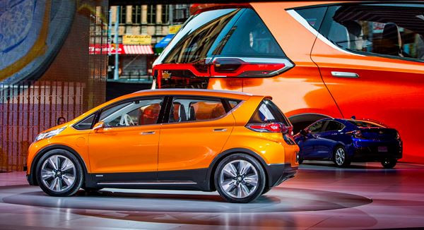 Le concept Chevrolet Bolt EV électrique vise une autonomie de 320 km