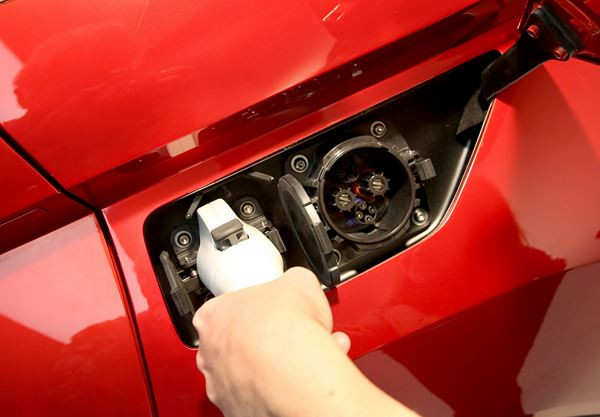 Le concept Mitsubishi XR-PHEV II préfigure un petit SUV hybride