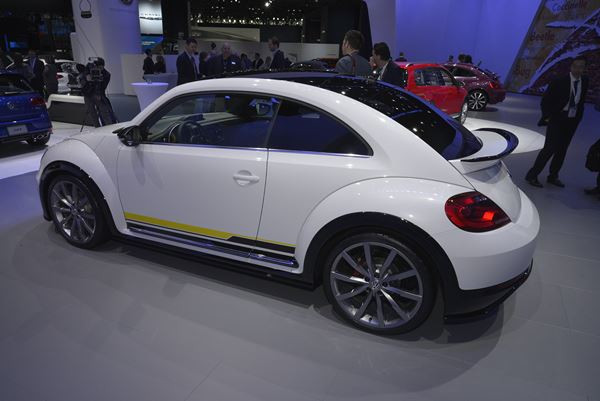 Le concept Volkswagen Beetle R-Line décline la sportivité automobile