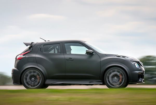 Le crossover supercar Nissan Juke-R 2.0 revient avec 600 ch