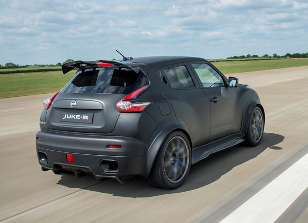 Le crossover supercar Nissan Juke-R 2.0 revient avec 600 ch