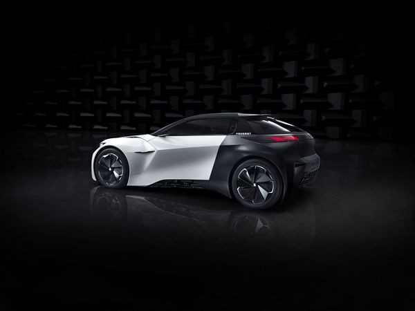 Le concept de coupé électrique Peugeot Fractal adopte une signature sonore