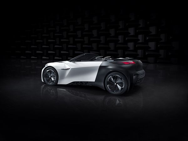 Le concept de coupé électrique Peugeot Fractal adopte une signature sonore