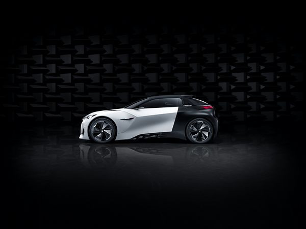 Le concept de coupé électrique Peugeot Fractal adopte une signature sonore