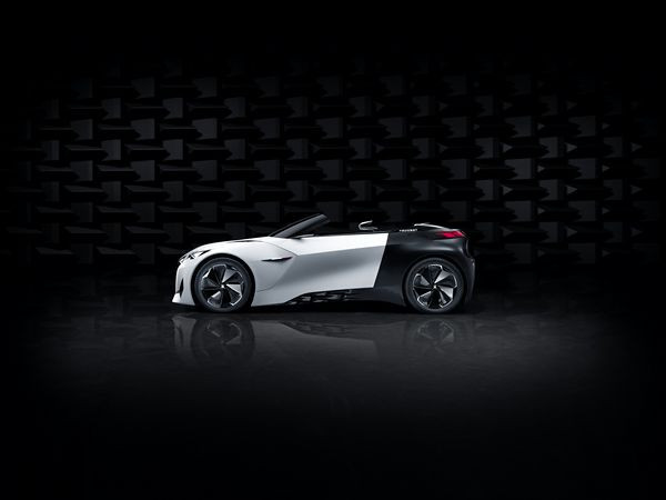 Le concept de coupé électrique Peugeot Fractal adopte une signature sonore