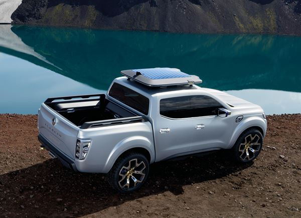 Le concept Renault Alaskan annonce le pick-up d’une tonne de charge utile