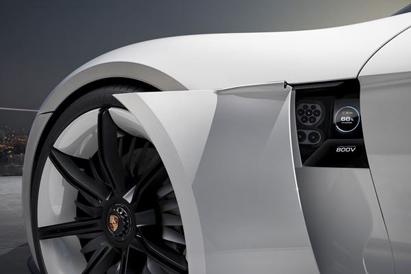 Porsche Mission E : un concept car 100% électrique de 600 ch