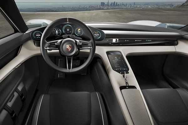 Porsche Mission E : un concept car 100% électrique de 600 ch