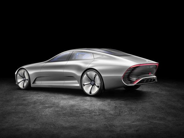Le Mercedes « Concept IAA » optimise son mode aérodynamique