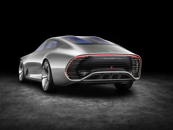 Le Mercedes « Concept IAA » optimise son mode aérodynamique