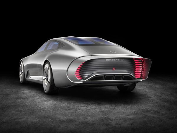 Le Mercedes « Concept IAA » optimise son mode aérodynamique