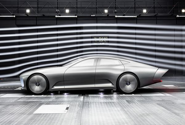 Le Mercedes « Concept IAA » optimise son mode aérodynamique