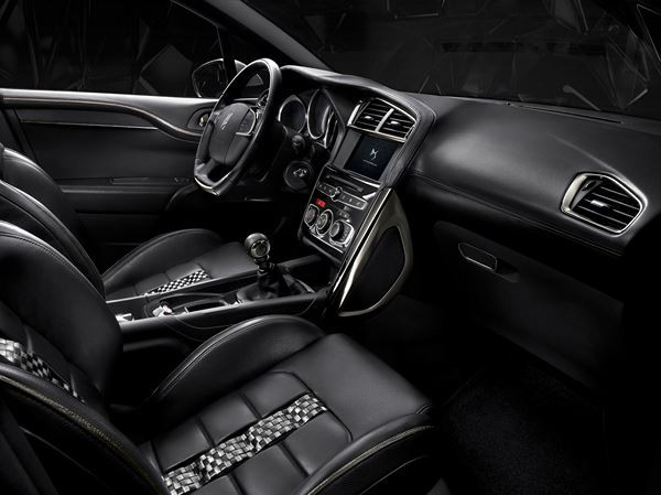 Le show car DS 4 Crossback Concept illustre le futur de DS