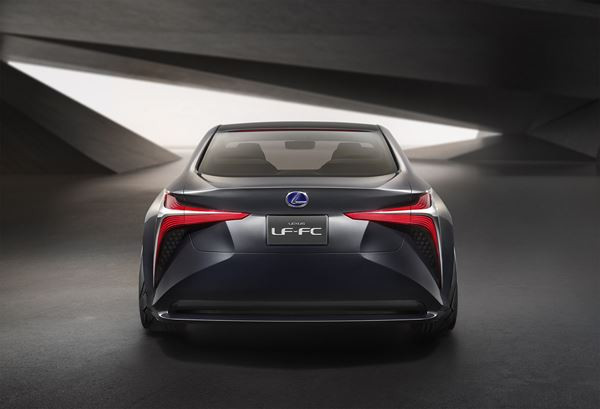 Le concept Lexus LF-FC préfigure la prochaine berline porte-drapeau Lexus