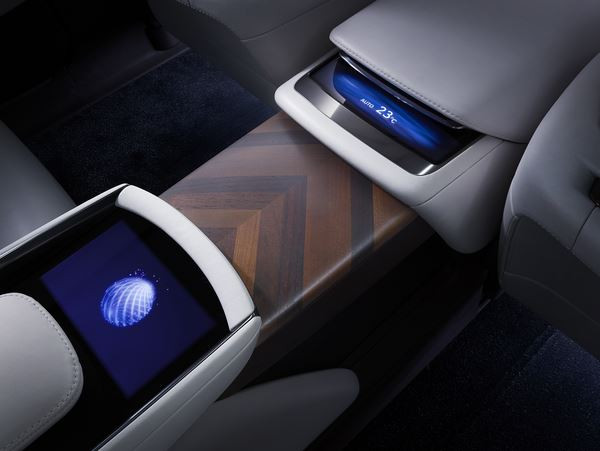 Le concept Lexus LF-FC préfigure la prochaine berline porte-drapeau Lexus