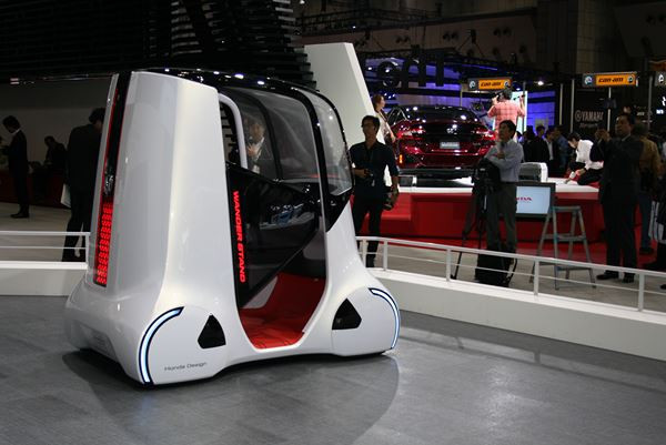 Le concept Honda Wander Stand permet à deux adultes de rouler côte à côte