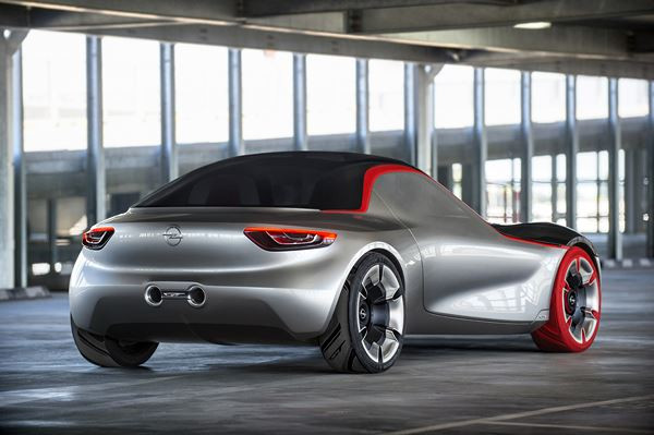Opel GT Concept : un coupé sportif biplace à propulsion à moteur central avant