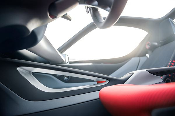 Opel GT Concept : un coupé sportif biplace à propulsion à moteur central avant