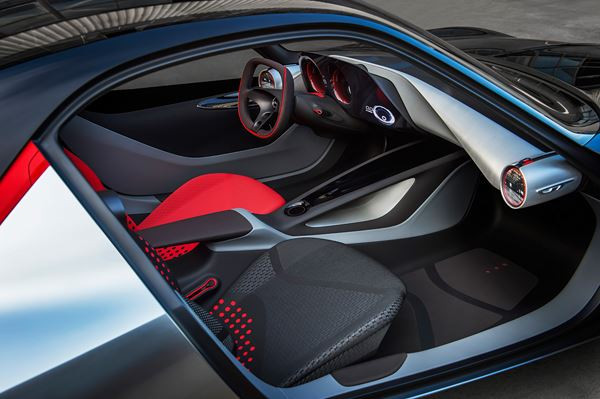 Opel GT Concept : un coupé sportif biplace à propulsion à moteur central avant