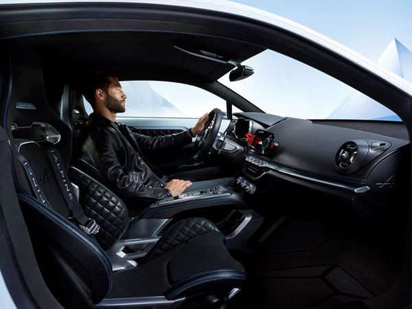 Le show car Alpine Vision préfigure la future sportive de série Alpine